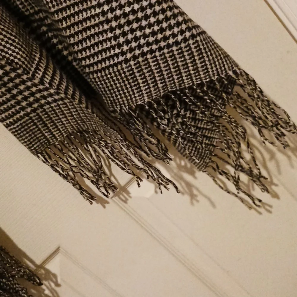 New Ladies Shawl - Picture 6 of 10